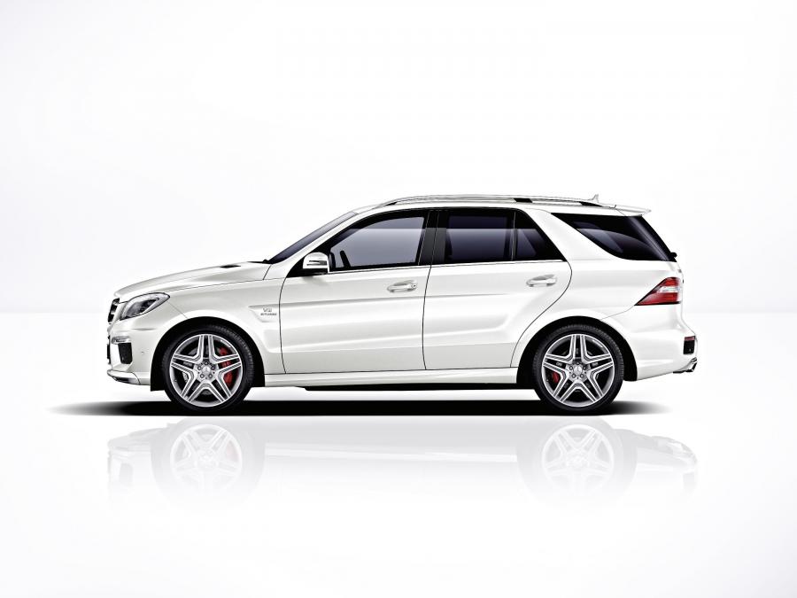  Mercedes-Benz ML63 AMG 2012 года  (фото 63 из 70)